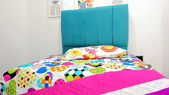 Snapshot of victoria_love89 chatting on March 2, 5:44 am victoria love89 online show from March 2, 5:44 am