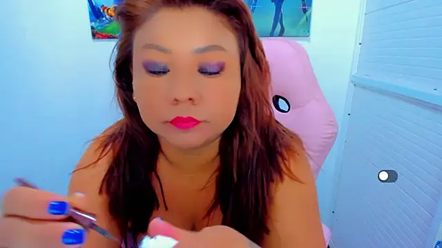 Snapshot of victoria_love89 chatting on July 8, 2:35 am victoria love89 online show from July 8, 2:35 am