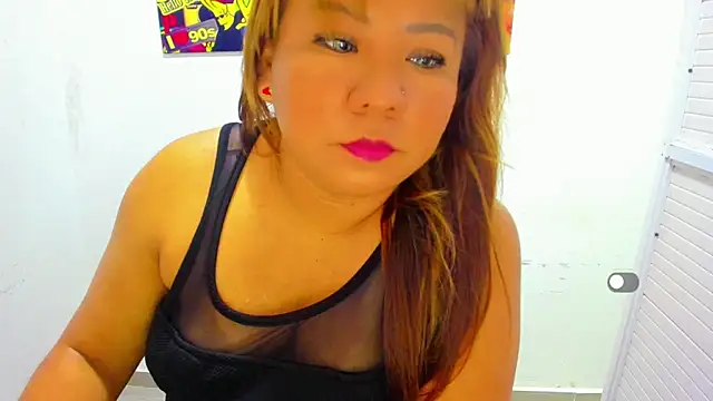 Snapshot of victoria_love89 chatting on October 30, 2:21 am victoria love89 online show from October 30, 2:21 am