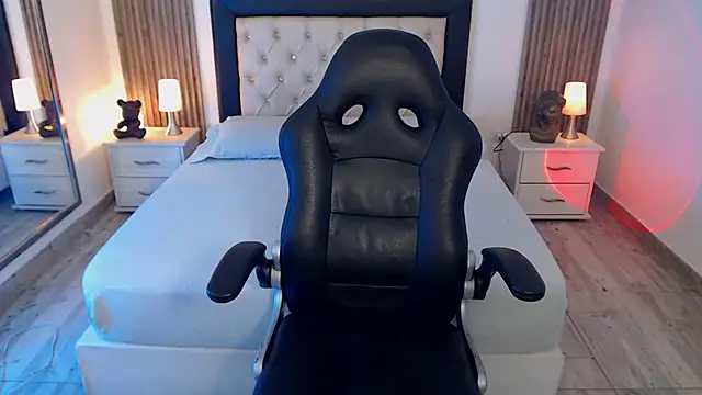 zoe jones13 online show from November 10, 12:04 am