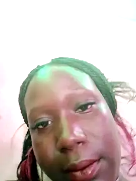 Snapshot of Oana22 chatting on February 12, 8:07 pm Oana22 online show from February 12, 8:07 pm