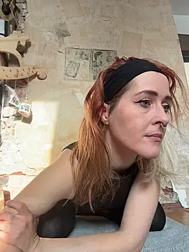 Snapshot of JoleneFuego chatting on February 2, 10:25 am JoleneFuego online show from February 2, 10:25 am