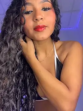 quianna  online show from April 23, 7:26 pm