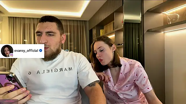 Snapshot of Nihanna_kiss chatting on March 22, 12:17 am Nihanna kiss online show from March 22, 12:17 am