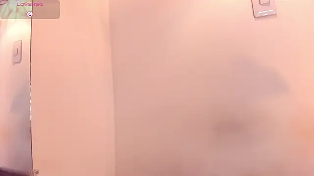 Snapshot of Mia_ross16 chatting on February 11, 7:27 pm Mia ross16 online show from February 11, 7:27 pm