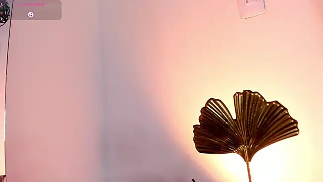 Snapshot of Mia_ross16 chatting on February 7, 7:38 pm Mia ross16 online show from February 7, 7:38 pm