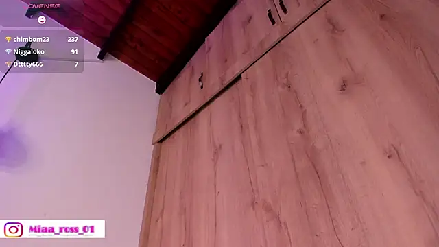 Snapshot of Mia_ross16 chatting on March 12, 9:13 pm Mia ross16 online show from March 12, 9:13 pm