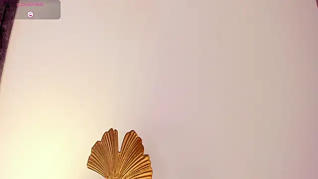 Snapshot of Mia_ross16 chatting on February 17, 7:23 pm Mia ross16 online show from February 17, 7:23 pm