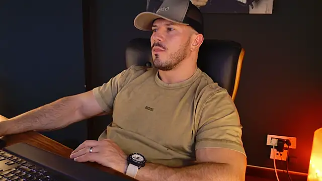 AngeloEric online show from October 30, 2:14 pm