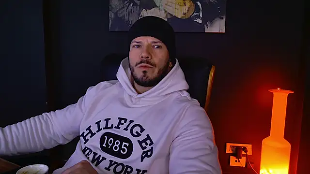 AngeloEric online show from February 6, 9:11 am