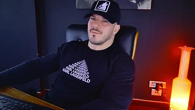 AngeloEric online show from February 11, 9:52 am