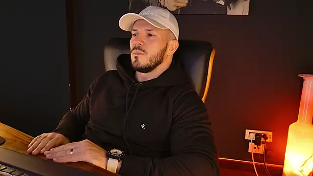 AngeloEric online show from December 5, 12:26 pm