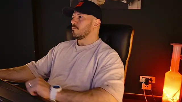 AngeloEric online show from March 29, 8:49 am