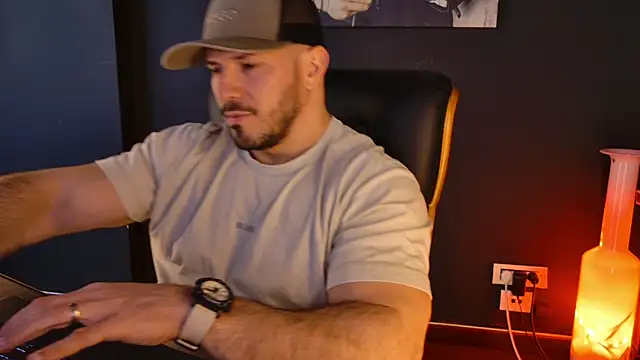 AngeloEric online show from March 7, 10:10 am