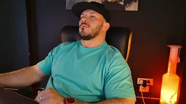 AngeloEric online show from April 21, 9:38 am