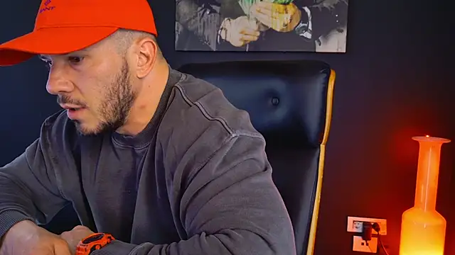 AngeloEric online show from March 18, 11:33 am