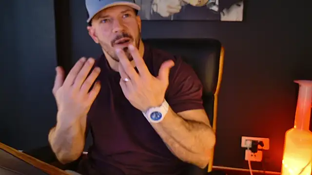 AngeloEric online show from April 4, 11:06 am