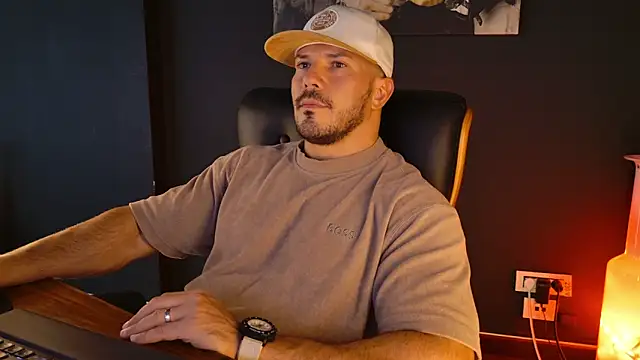 AngeloEric online show from September 30, 11:38 am