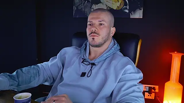 AngeloEric online show from February 12, 6:19 am