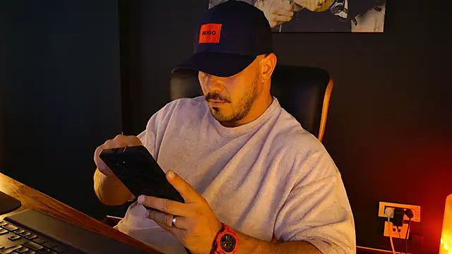 AngeloEric online show from September 17, 9:22 am