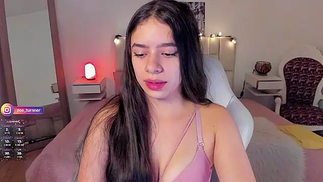 Snapshot of zoe_turnner_18 chatting on October 29, 11:31 am zoe turnner 18 online show from October 29, 11:31 am