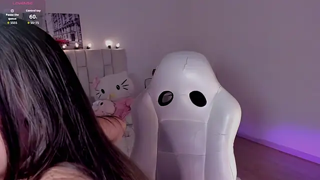 zoe turnner 18 online show from February 14, 11:21 am