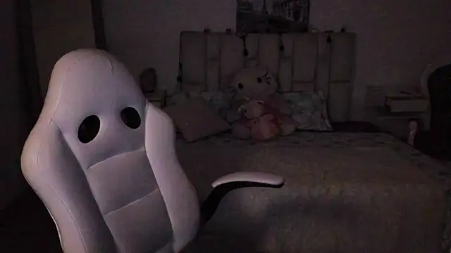 Snapshot of zoe_turnner_18 chatting on November 16, 12:32 pm zoe turnner 18 online show from November 16, 12:32 pm