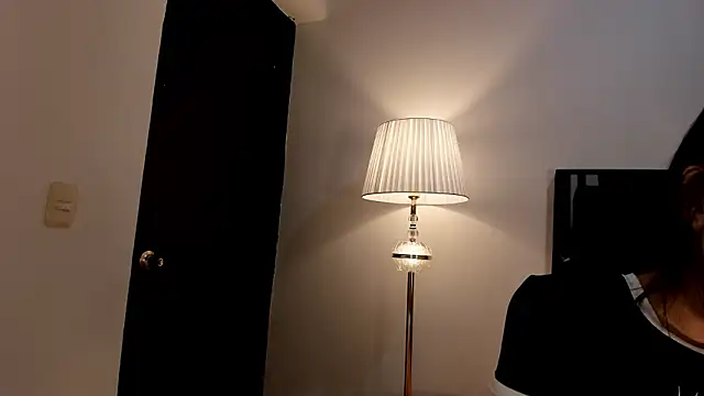 Snapshot of lilithTeen1_ chatting on February 24, 7:20 am lilithTeen1 online show from February 24, 7:20 am