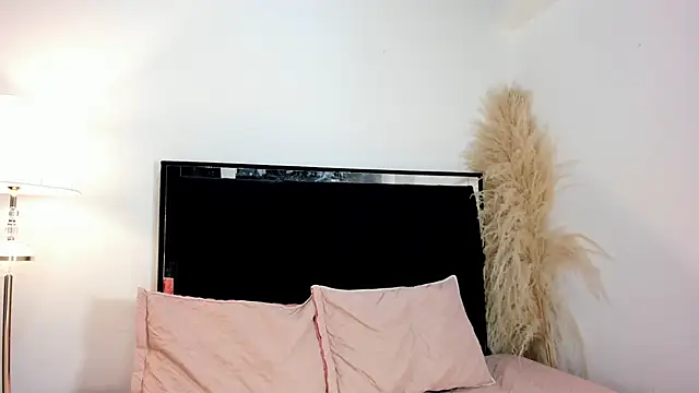 lilithTeen1  online show from April 14, 3:55 am