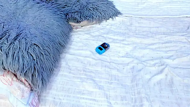 LARISSAEVANS online show from March 6, 3:24 pm