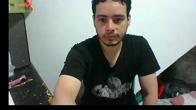 Snapshot of Gasparin32 chatting on April 27, 8:51 pm Gasparin32 online show from April 27, 8:51 pm