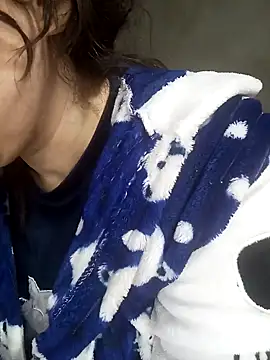 Snapshot of jijijoudia chatting on January 25, 10:39 pm jijijoudia online show from January 25, 10:39 pm