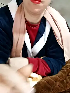 Snapshot of jijijoudia chatting on January 19, 11:12 am jijijoudia online show from January 19, 11:12 am