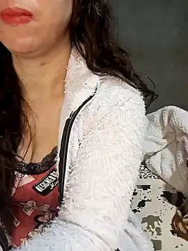 Snapshot of jijijoudia chatting on January 24, 7:28 pm jijijoudia online show from January 24, 7:28 pm
