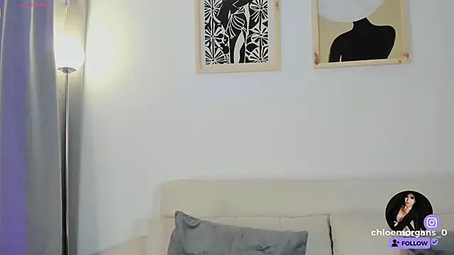 Chloe Morgans online show from February 14, 9:15 pm