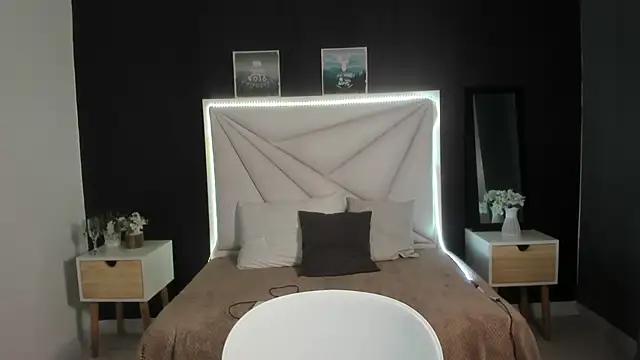 Lina Castle online show from March 13, 9:48 pm