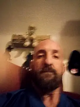 Snapshot of armdy371 chatting on April 18, 8:53 pm armdy371 online show from April 18, 8:53 pm