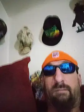 Snapshot of armdy371 chatting on May 26, 9:13 pm armdy371 online show from May 26, 9:13 pm
