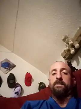Snapshot of armdy371 chatting on April 10, 11:34 pm armdy371 online show from April 10, 11:34 pm