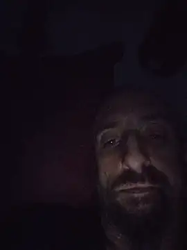 Snapshot of armdy371 chatting on May 25, 12:37 pm armdy371 online show from May 25, 12:37 pm