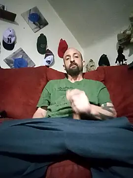Snapshot of armdy371 chatting on May 5, 5:32 am armdy371 online show from May 5, 5:32 am
