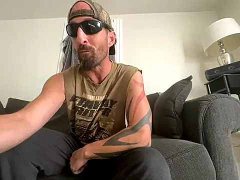 Snapshot of armdy371 chatting on October 16, 5:21 pm armdy371 online show from October 16, 5:21 pm