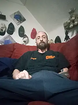 Snapshot of armdy371 chatting on April 22, 2:35 pm armdy371 online show from April 22, 2:35 pm