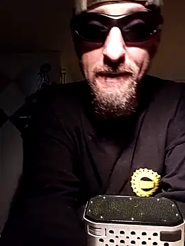 Snapshot of armdy371 chatting on November 23, 7:24 pm armdy371 online show from November 23, 7:24 pm