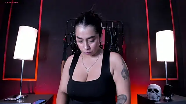 Carolina Arias online show from April 3, 8:04 pm