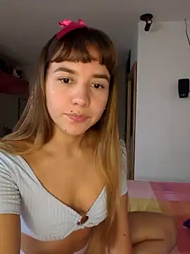 Sofiapeachh online show from March 22, 5:17 am