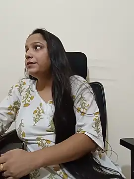 Snapshot of Simran-Kaur143 chatting on July 12, 10:38 am Simran-Kaur143 online show from July 12, 10:38 am