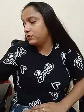 Snapshot of Simran-Kaur143 chatting on July 8, 10:27 am Simran-Kaur143 online show from July 8, 10:27 am