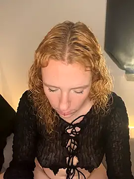 Snapshot of alt_cutie chatting on September 11, 5:46 pm alt cutie online show from September 11, 5:46 pm