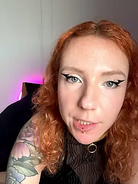 Snapshot of alt_cutie chatting on October 15, 3:20 pm alt cutie online show from October 15, 3:20 pm